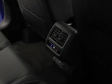 VW T-Roc R-Line eTSI DSG in Celestial Blue Dach Black Uni
