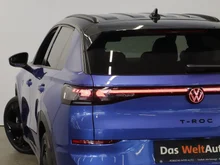 VW T-Roc R-Line eTSI DSG in Celestial Blue Dach Black Uni