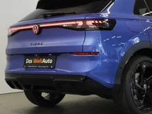 VW T-Roc R-Line eTSI DSG in Celestial Blue Dach Black Uni