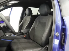 VW T-Roc R-Line eTSI DSG in Celestial Blue Dach Black Uni