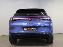 VW T-Roc R-Line eTSI DSG in Celestial Blue Dach Black Uni