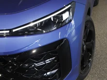 VW T-Roc R-Line eTSI DSG in Celestial Blue Dach Black Uni