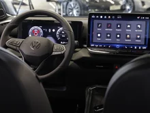 VW T-Roc R-Line eTSI DSG in Celestial Blue Dach Black Uni