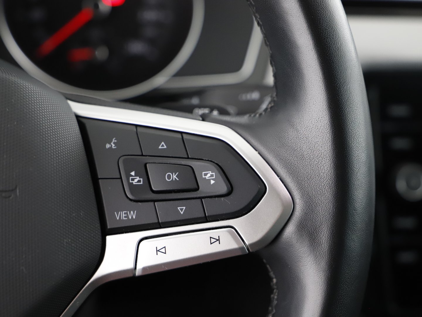 VW Passat Variant Business TDI DSG | Bild 14 von 27