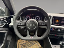 Audi A1 Sportback 30 TFSI intense in Mythosschwarz Metallic