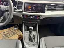 Audi A1 Sportback 30 TFSI intense in Mythosschwarz Metallic