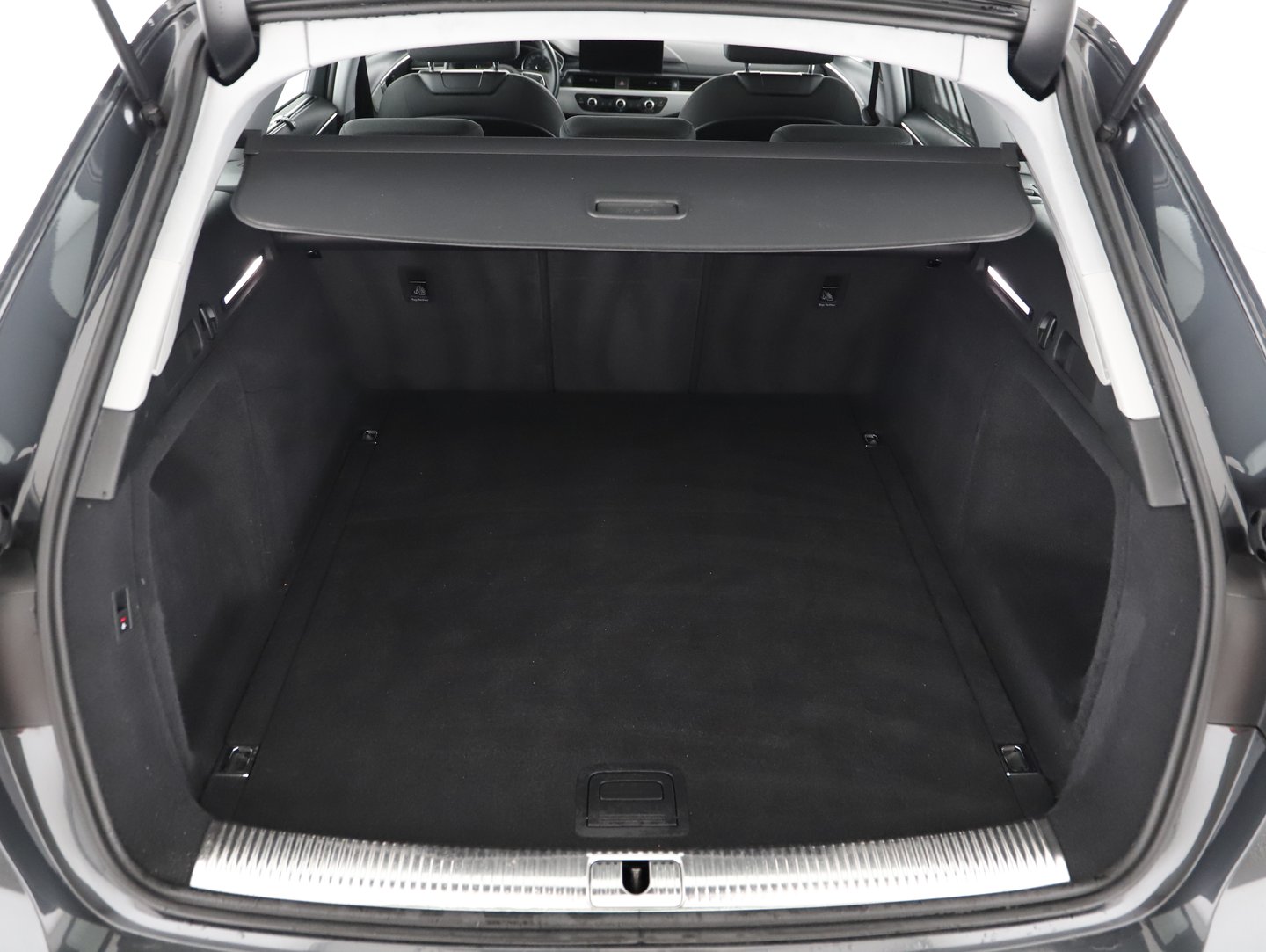 Audi A4 Avant 30 TDI | Bild 13 von 17