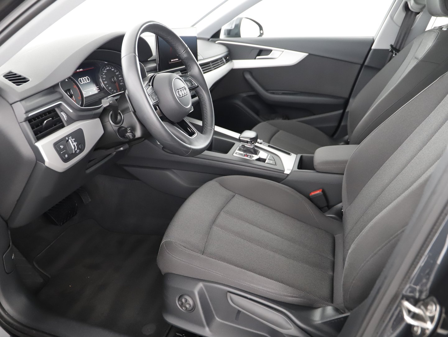 Audi A4 Avant 30 TDI | Bild 4 von 17