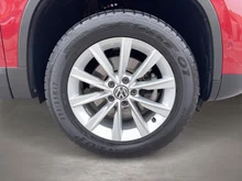 VW Tiguan Sky TSI BMT in wild cherry metallic