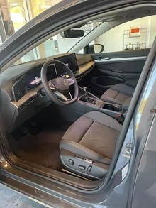 VW Golf Variant Business TSI in Delfingrau Metallic