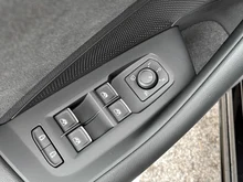 VW Passat Variant Sport TDI 4MOTION DSG in Grenadillschwarz Metallic