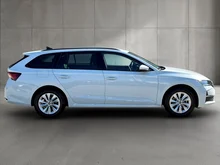 Škoda Octavia Combi Selection TDI DSG in Moon-Weiß Metallic