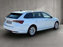 Škoda Octavia Combi Selection TDI DSG in Moon-Weiß Metallic