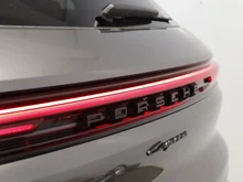 Porsche Cayenne E-Hybrid Black Edition in quarzitgraumetallic