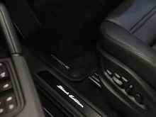 Porsche Cayenne E-Hybrid Black Edition in quarzitgraumetallic