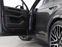 Porsche Cayenne E-Hybrid Black Edition in quarzitgraumetallic