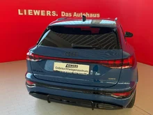 Audi Q6 e-tron quattro in Ascariblau Metallic