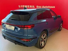 Audi Q6 e-tron quattro in Ascariblau Metallic