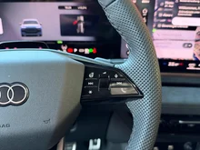 Audi Q6 e-tron quattro in Ascariblau Metallic