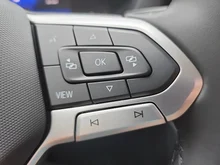 VW T-Cross 4Me TSI in Deep Black Perleffekt