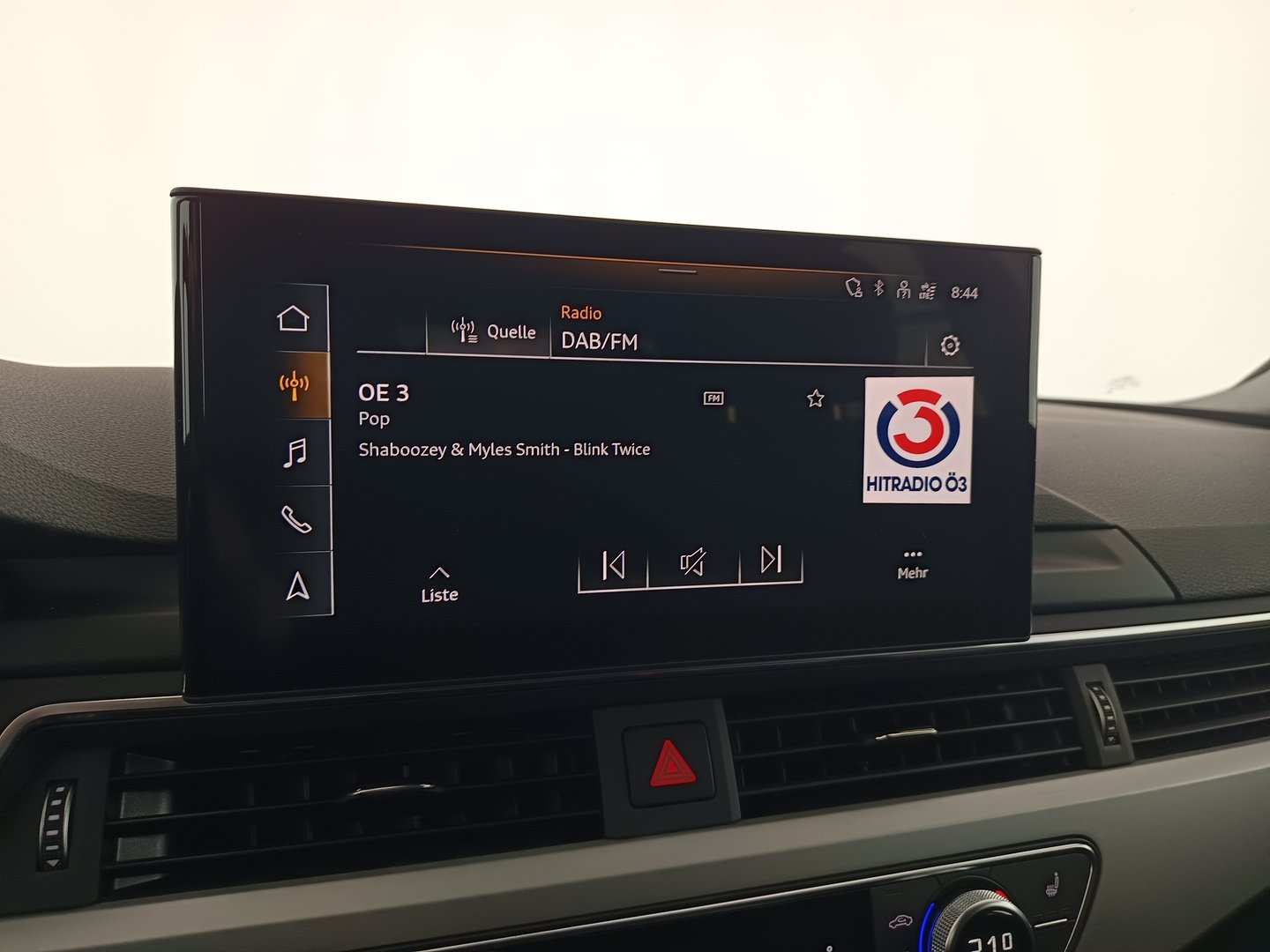 Audi A4 Avant 30 TDI advanced | Bild 19 von 36