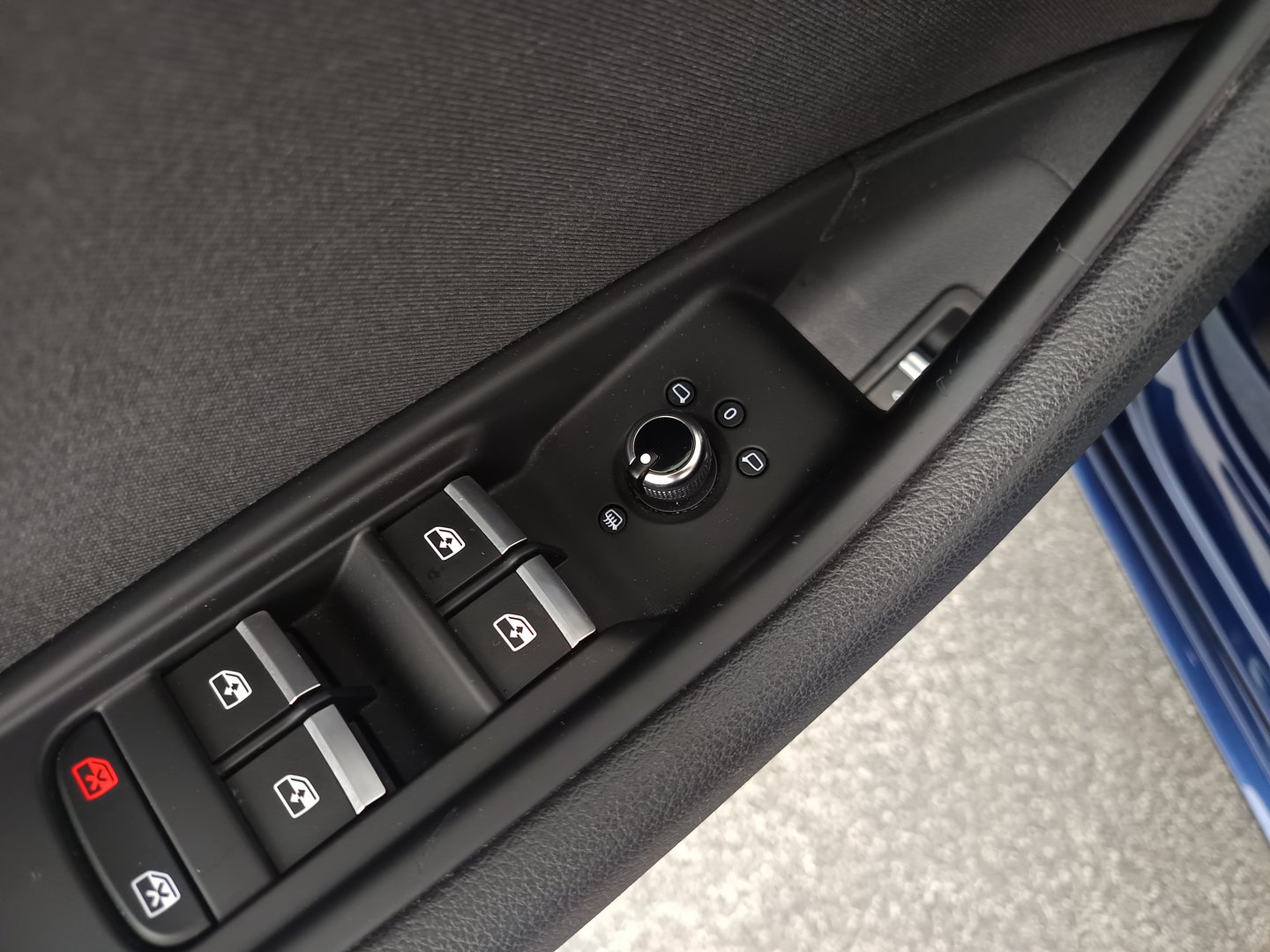 Audi A4 Avant 30 TDI advanced | Bild 11 von 36