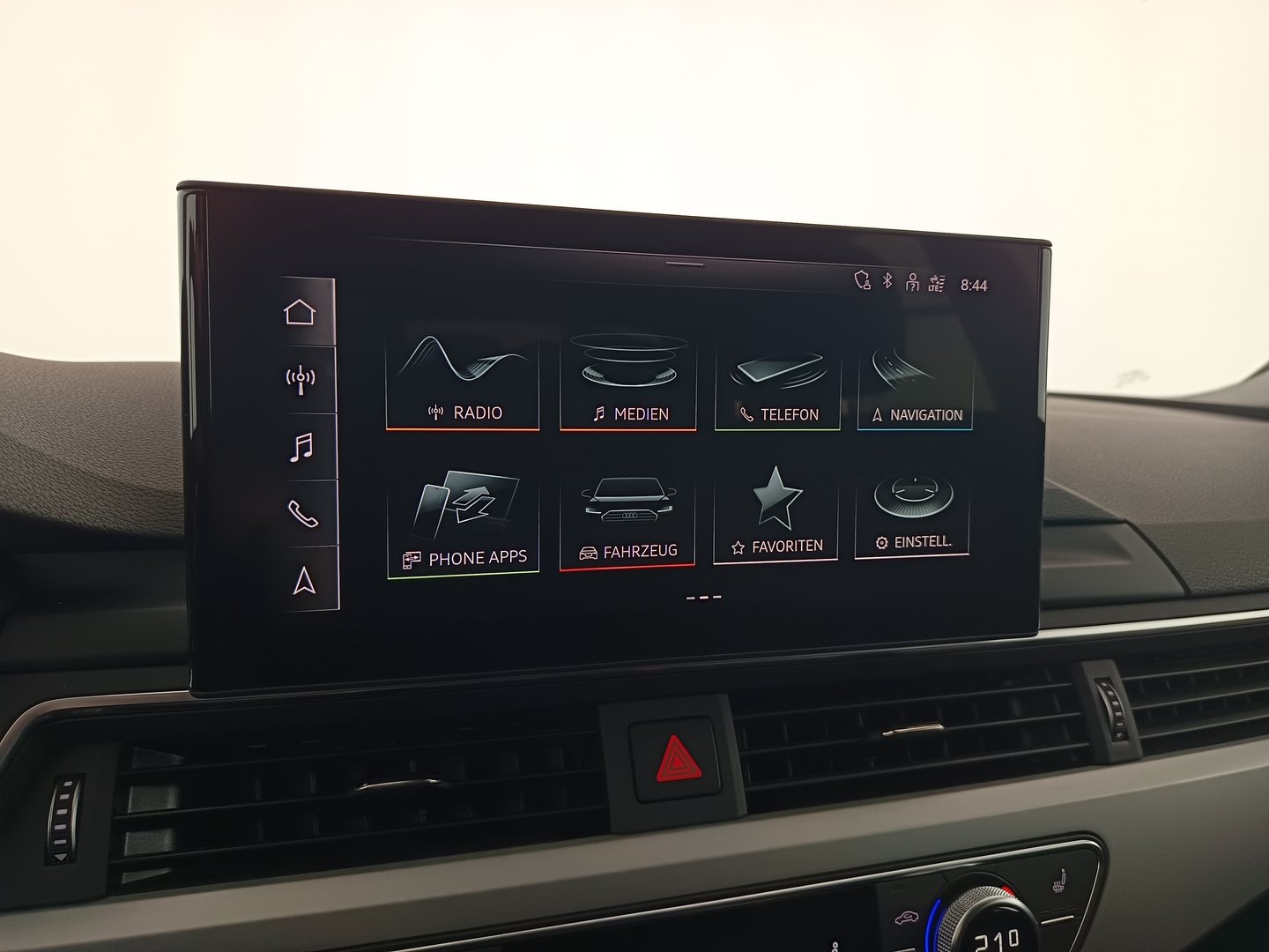 Audi A4 Avant 30 TDI advanced | Bild 20 von 36