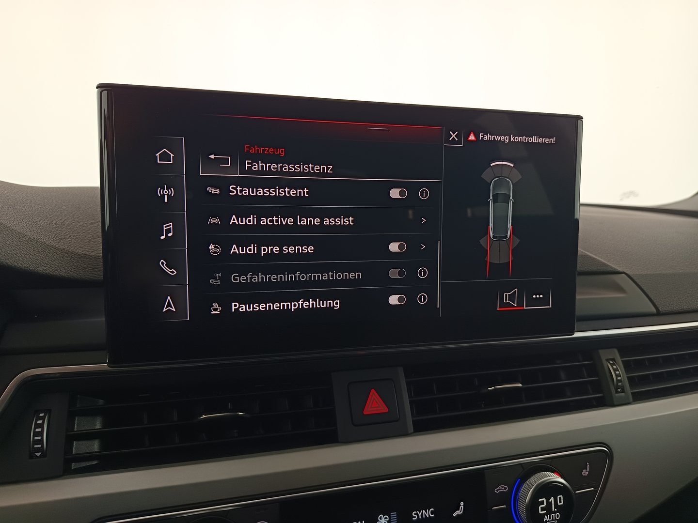 Audi A4 Avant 30 TDI advanced | Bild 24 von 36