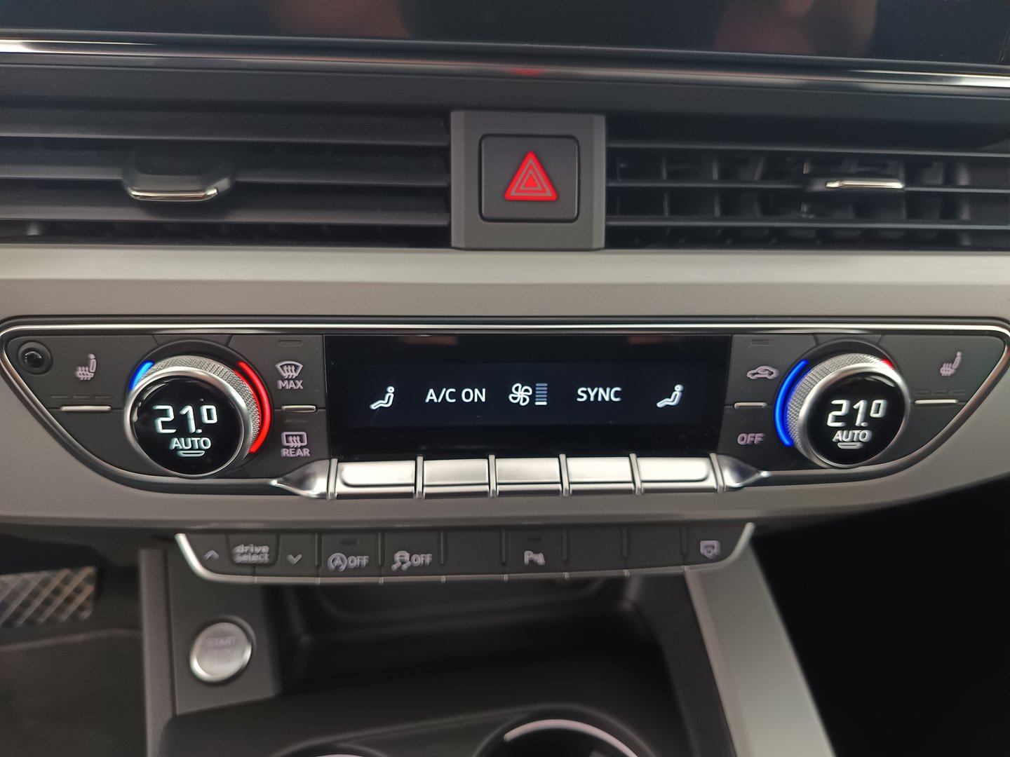 Audi A4 Avant 30 TDI advanced | Bild 29 von 36