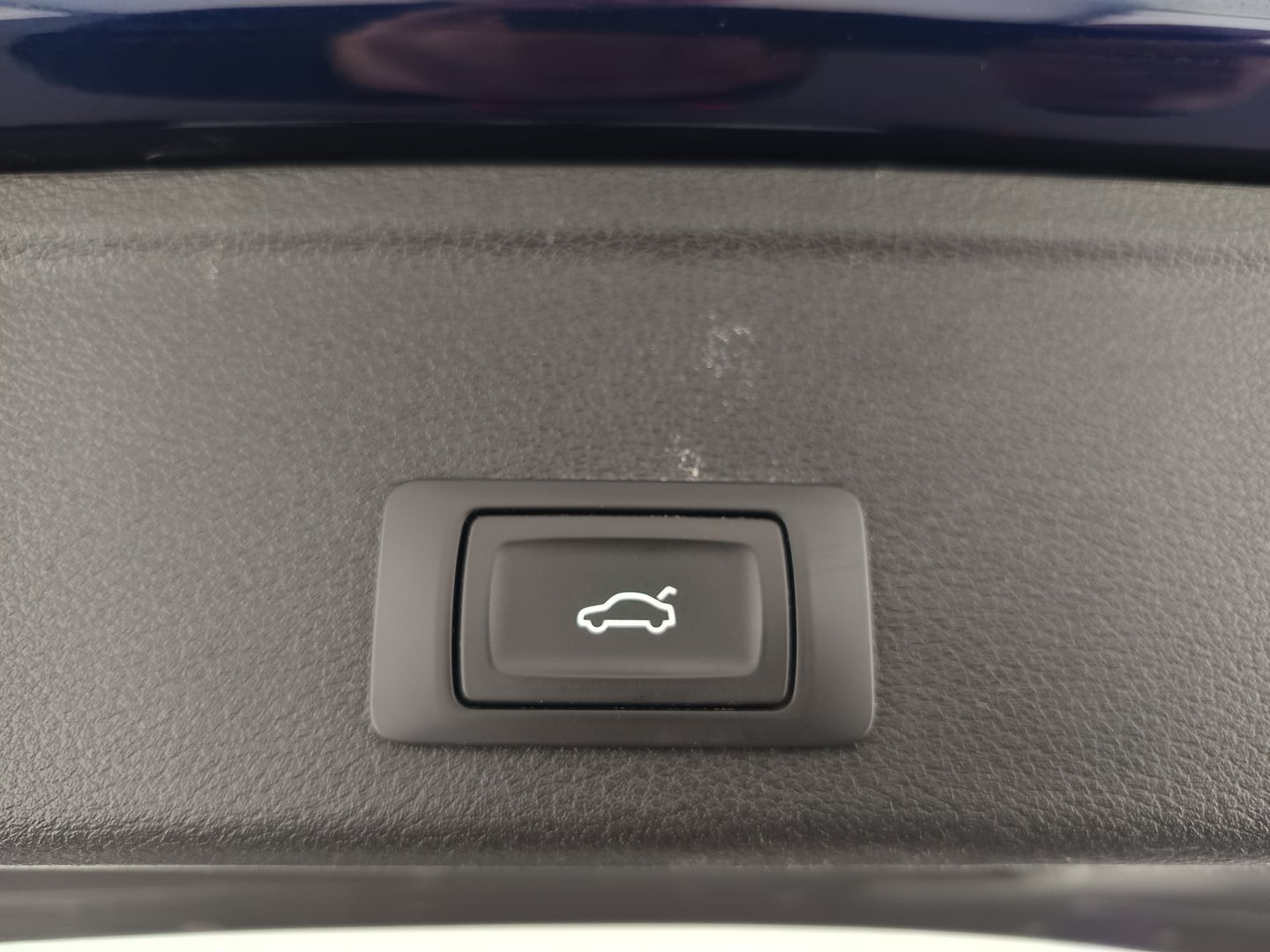 Audi A4 Avant 30 TDI advanced | Bild 33 von 36