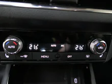 Škoda Kamiq MONTE CARLO TSI ACT DSG in Alaska-Weiß