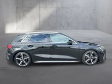 Audi A3 Sportback 30 TDI S line exterieur in Mythosschwarz Metallic
