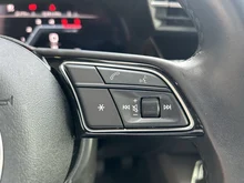 Audi A3 Sportback 30 TDI S line exterieur in Mythosschwarz Metallic