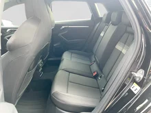 Audi A3 Sportback 30 TDI S line exterieur in Mythosschwarz Metallic