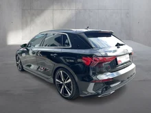Audi A3 Sportback 30 TDI S line exterieur in Mythosschwarz Metallic