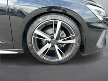 Audi A3 Sportback 30 TDI S line exterieur in Mythosschwarz Metallic