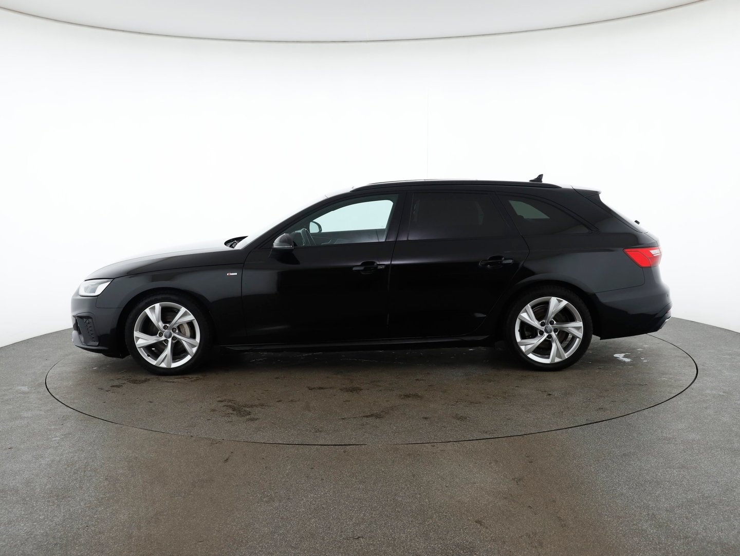 Audi A4 Avant 40 TDI S line | Bild 8 von 30