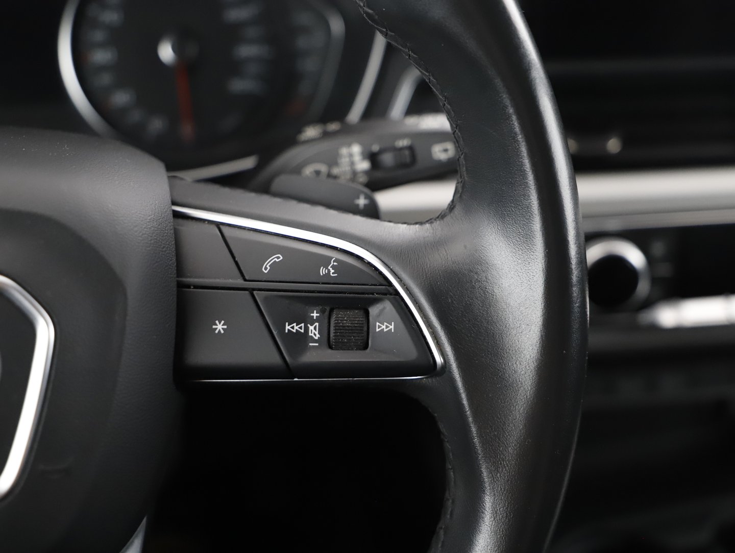 Audi A4 Avant 40 TDI S line | Bild 18 von 30