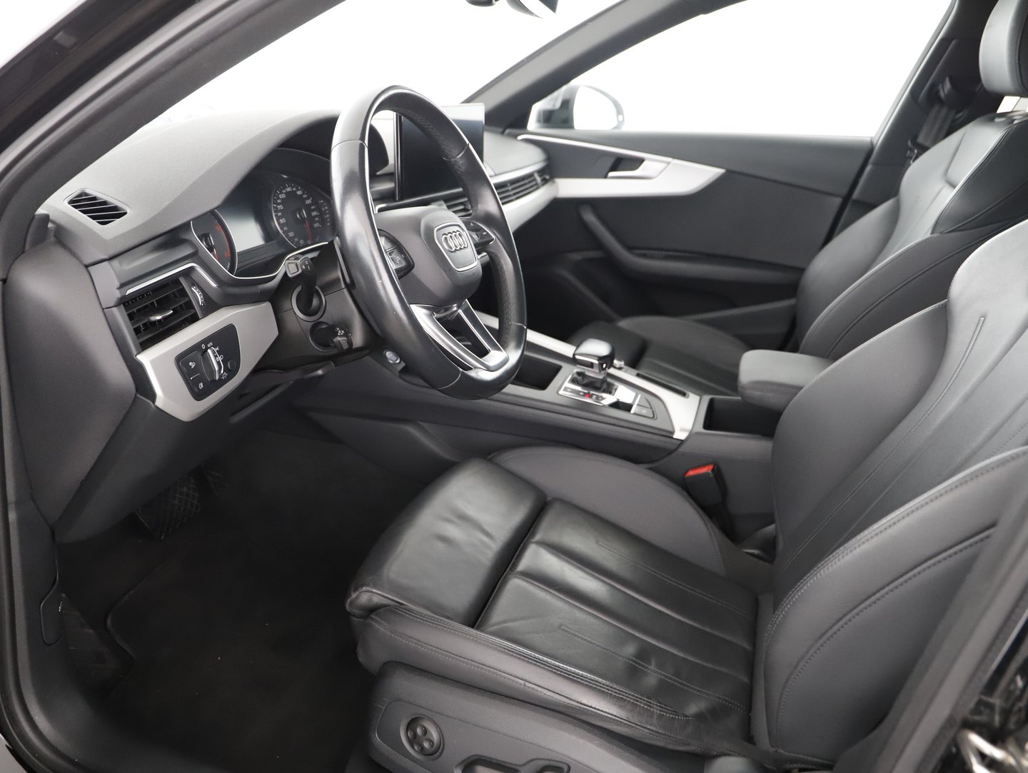 Audi A4 Avant 40 TDI S line | Bild 13 von 30