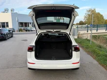 VW Golf Variant Life TDI in Pure White