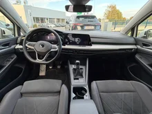 VW Golf Variant Life TDI in Pure White