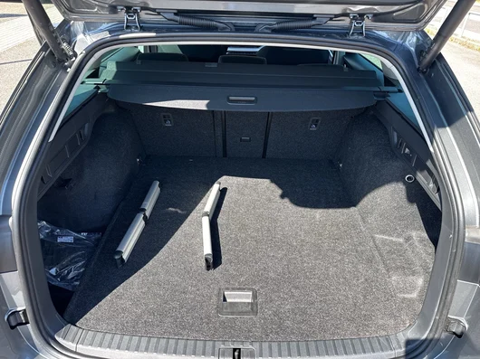 Bild eines Škoda Octavia Combi Selection TSI mHEV DSG