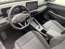 VW T-Roc Life eTSI DSG in Grenadillschwarz Metallic