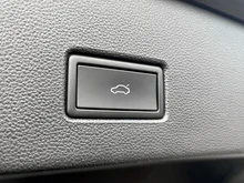 VW T-Roc Design TSI ACT DSG in Deep Black Perleffekt