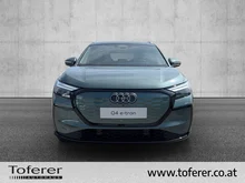 Audi Q4 e-tron in Salbeigrün Metallic