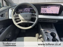 Audi Q4 e-tron in Salbeigrün Metallic