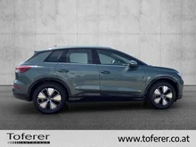 Audi Q4 e-tron in Salbeigrün Metallic