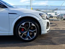 Audi SQ8 Sportback e-tron quattro in Gletscherweiss Met.