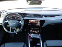 Audi SQ8 Sportback e-tron quattro in Gletscherweiss Met.