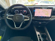 VW Passat Variant Business eTSI DSG in Grenadillschwarz Metallic